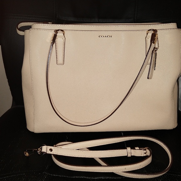 Authentic Coach shoulder bag (NWOT) - Picture 2 of 7